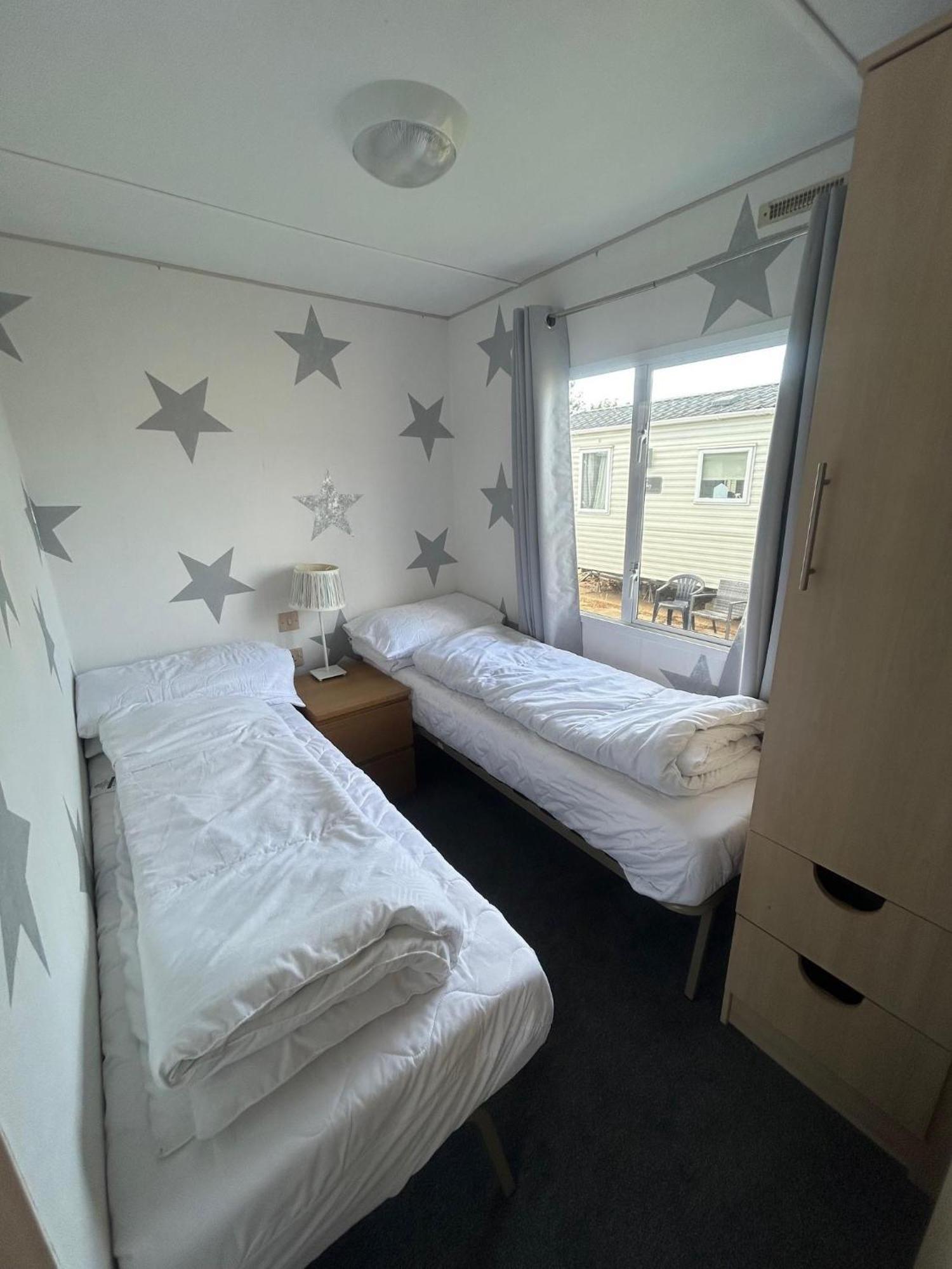 6 Berth Caravan For Hire By The Beach In Heacham, Norfolk Ref 21038C Екстер'єр фото