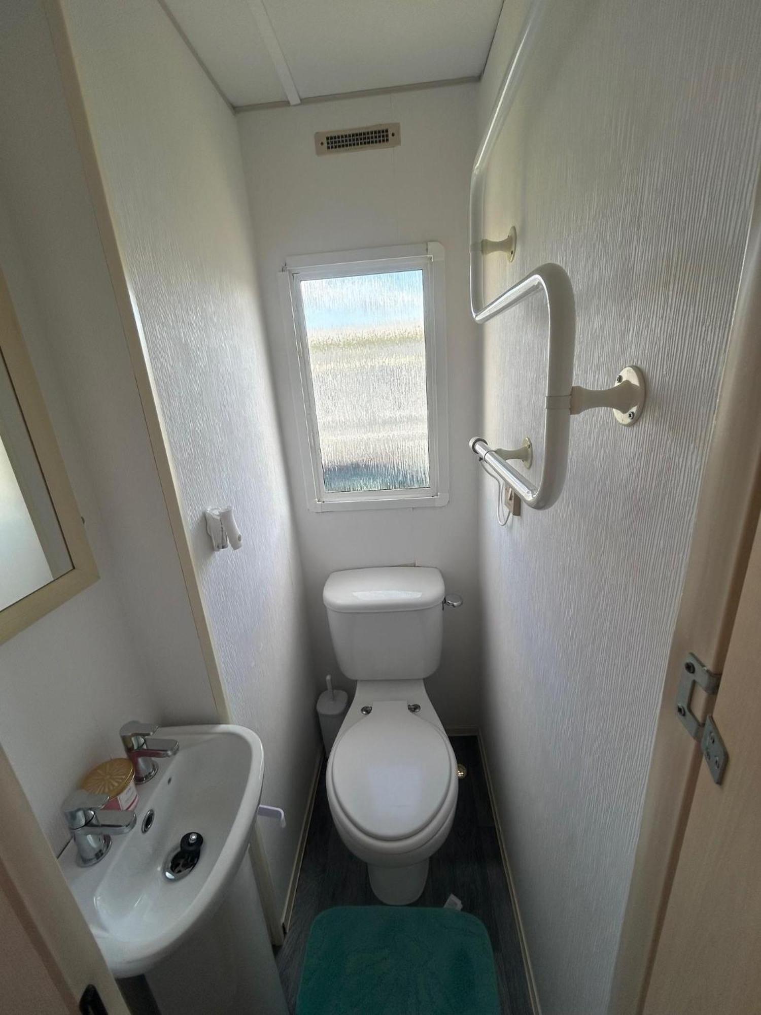 6 Berth Caravan For Hire By The Beach In Heacham, Norfolk Ref 21038C Екстер'єр фото